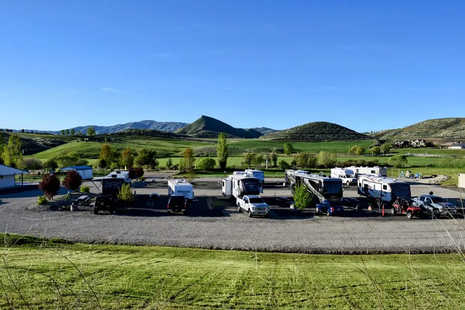 roystone hotsprings campsite